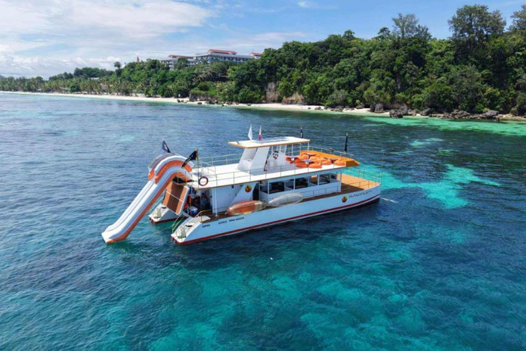 Epicka impreza na jachcie Boracay od SundancerEpicka impreza na jachcie w Boracay z Sundancer