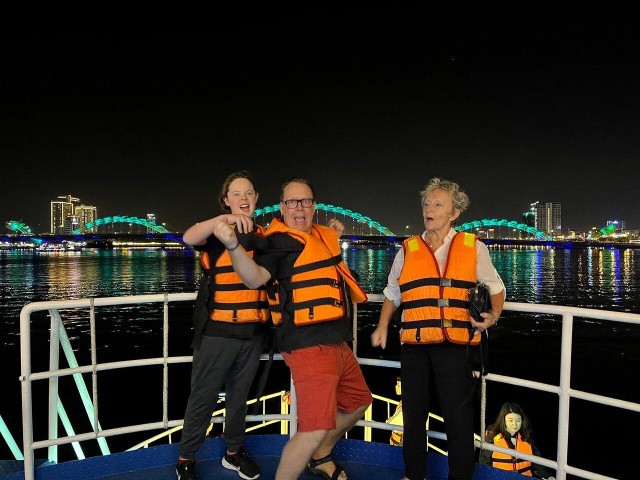 Da Nang Nightlife Adventure: Market,Landmarks & River Cruise