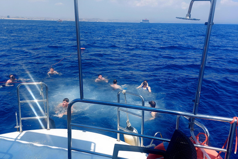 Baai van Larnaca: Cruise bij zonsondergang met een glas wijnLarnaca Baai Zonsondergang Cruise