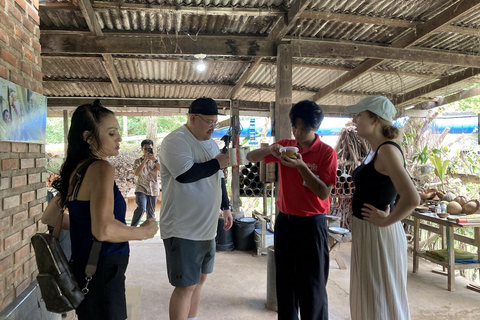Damnoen Saduak & Maeklong Railway Market Tour