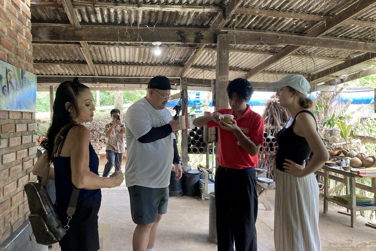 Damnoen Saduak & Maeklong Railway Market Tour