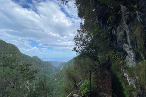 Madeira: Levada do Caldeirão Verde Wandeling met lokale ophaalservice