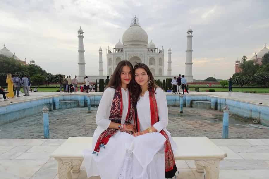 Von Delhi: Taj Mahal & Agra mit Fatehpur Sikri Tagestour. Foto: GetYourGuide