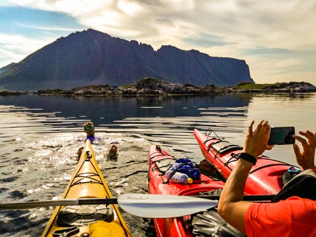Visit Lofoten Full Day Combo tour, (kayaking and rappelling) in Leknes, Norway
