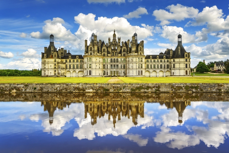 Tour por castillos del valle del Loira en grupo desde París
