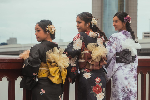 Tokyo Imperial Palace Walking Tour with Expert Guide