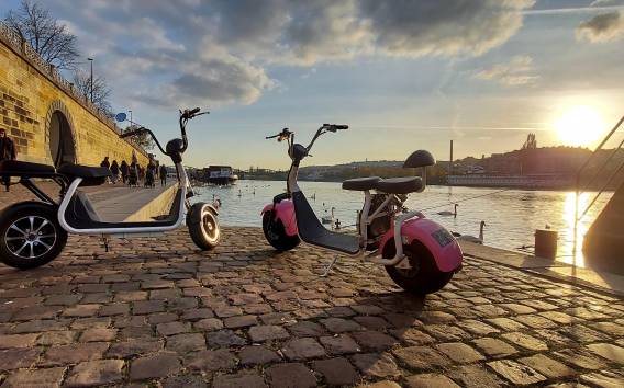 Erstelle deine eigene Route: Leih dir einen eScooter und erkunde Prag!