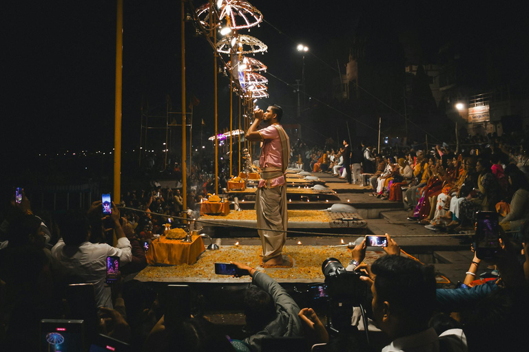 Vanuit Delhi: 2-daagse rondreis door Varanasi met vluchten en hotelTour met 4-sterren hotel met ontbijt