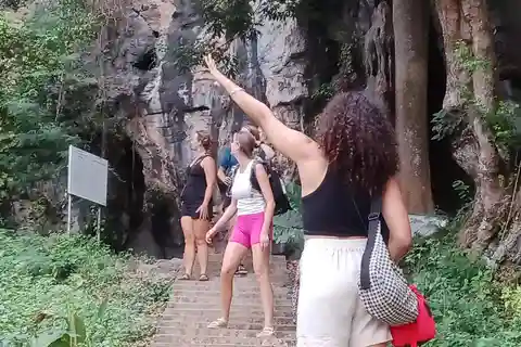 Parque nacional de Bokor. Quinta de pimentos. Lago e mercado de caranguejos de Kep