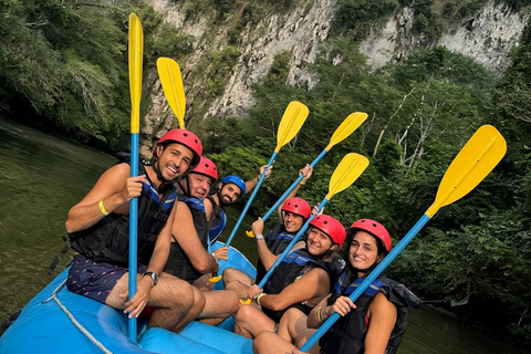 Medellín: rafting, Hacienda Nápoles e almoçoPasseio combinado: Hacienda Napoles e rafting no Rio Claro