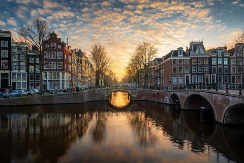 Amsterdam: Evening. (Sunset) Canal Cruise with Bar on Board Central Station Meeting Point without Drinks
