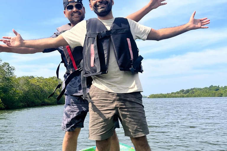 Da Colombo/Negombo: safari sul fiume Madu e allevamento di tartarugheDa Kandy: Tour in tuk tuk di Sigiriya e della roccia di Pidurangala