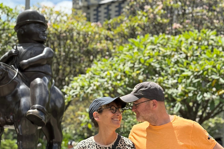麦德林：乘坐缆车城市观光和隐藏的街头艺术麦德林：乘缆车城市观光和隐秘街头艺术