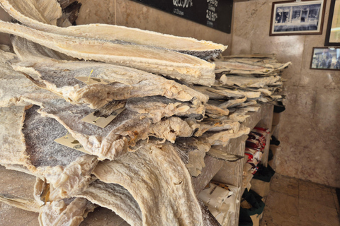 Tour gastronómico em pequenos grupos em Lisboa: coma e beba como um localTour gastronómico com guia inglês