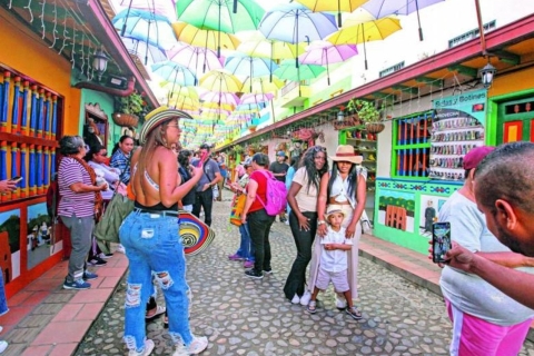 Visite culturelle de Medellin à Guatape