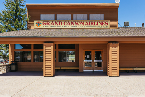 Grand Canyon Village: Wycieczka samolotem po południowej krawędzi Wielkiego KanionuLot samolotem nad Wielkim Kanionem i wycieczka Hummerem