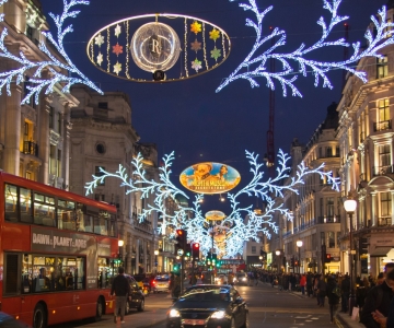 London: Christmas Lights Tour by Heritage Bus