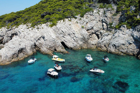 Marina Frapa: tour in barca di 7 grotte con drink e snorkelingMarina Frapa: tour in barca alle 7 grotte con bevande e snorkeling