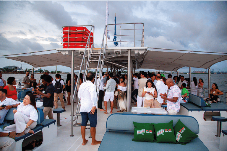 Cartagena: Sunset on Cartagena Bay aboard the Flamante Catamaran Cartagena: Sunset over Cartagena Bay aboard the Flamante Catamaran