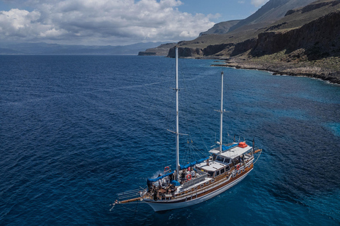 Chania: Luxury Gulet Cruise to Balos & Gramvousa with Lunch