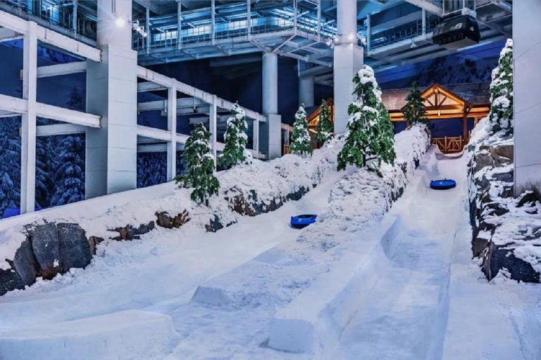 Shanghai: Yaoxue Ice & Snow World and Water Park Full-Day Snow Play Ticket