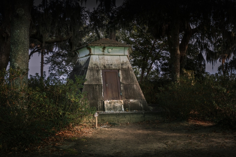 Savannah: Visita al Cementerio de Buenaventura en horario nocturno