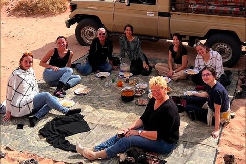 Wadi Rum: Hidden Valleys Tour with Bedouin Lunch