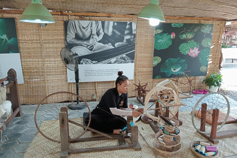 Siem Reap: Tonle Sap Lake & Floating Village Tour Tour in a Tuk Tuk