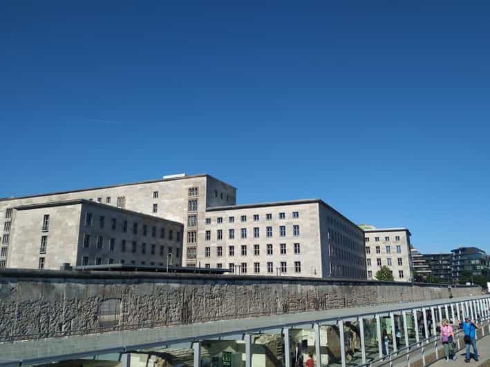 Berlin: Berlin Wall Tour / Adventure Tour