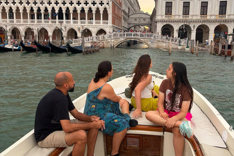 Venice from a Bragozzo: Cruise Tour of St. Mark and Surroundings Venice from a Bragozzo: Boat Tour between St. Mark's and the Surrounding Area