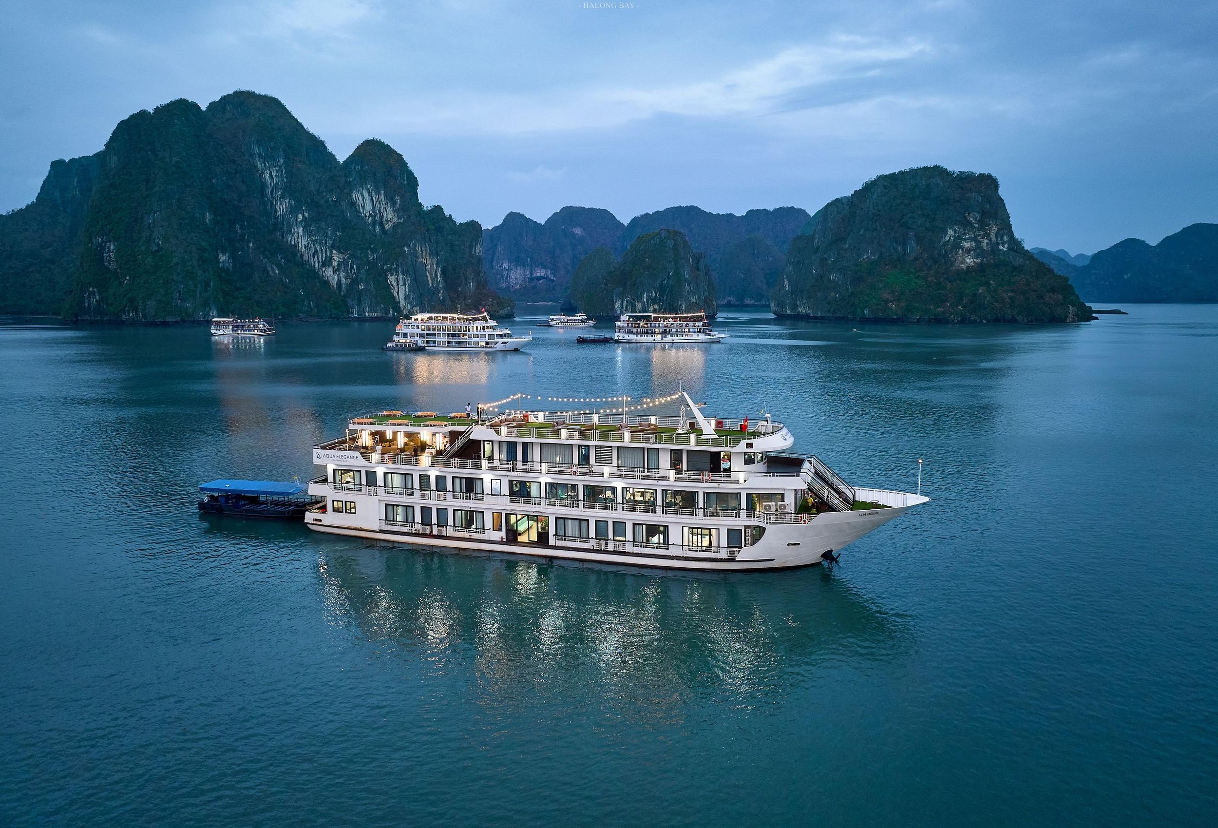 Ha Long Bay: 2-tägige Luxuskreuzfahrt mit allen Aktivitäten und Reiseführer