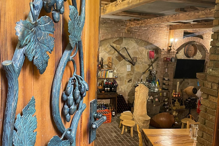 Batoumi : cours de fabrication de churchkhela avec collationBatoumi : Masterclass sur la fabrication du churchkhela avec collation