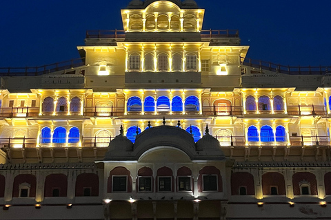 Jaipur: Tour nocturno de la ciudad en jeep abiertoVisita nocturna a Jaipur