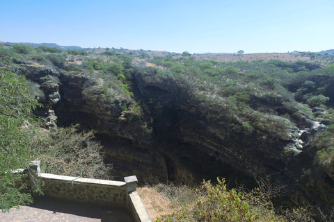 Salalah: Jebel Safari & Natural Wonders – Full-Day Tour Salalah: Jebel Safari & Natural Wonders – Full-Day Tour