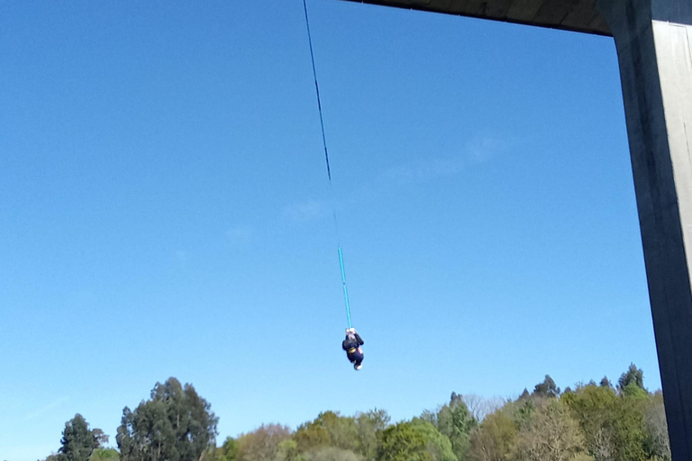 MELGAÇO: Pendular jump on the River Minho with Ruta Aventura.