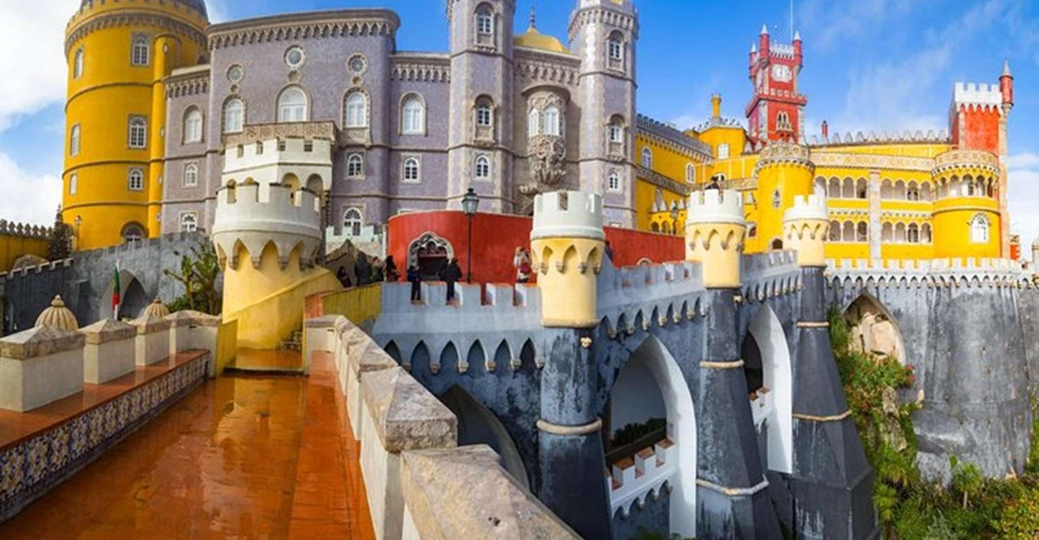 Von Lissabon Sintra, Regaleira, Pena Palace und Cascais Tour - Hizvo