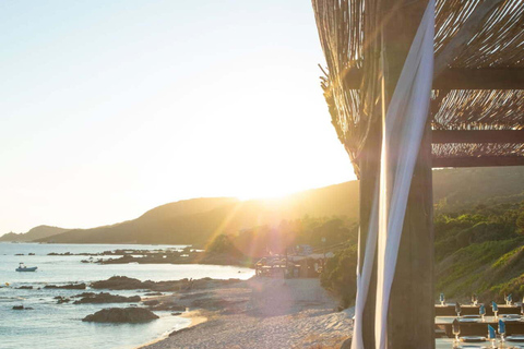 Ajaccio: excursão particular de catamarã de 1 dia com Chez FrancisAjaccio: excursão particular de 1 dia em catamarã com Chez Francis