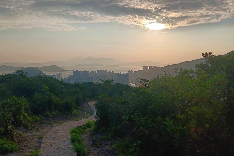 Hong Kong Sunset Brick Hill Hiking in Aberdeen