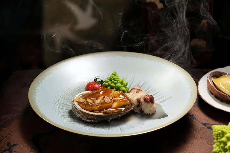 Immersive Six Dynasties Dining & Show Experience in Nanjing Regular Seat Meal+Costume+Headwear+Makeup（3 days in advance）