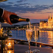 Budapest: crociera serale con Prosecco, vino e birra illimitati