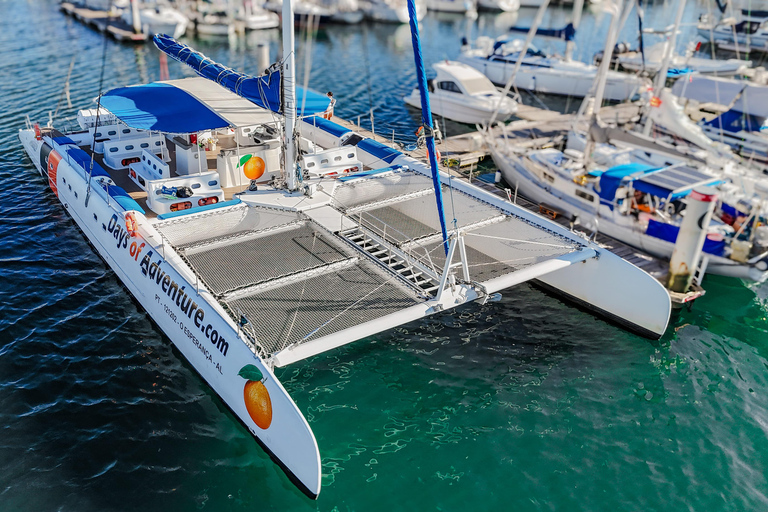 DIVERTIMENTO E RELAX – TOUR IN BARCA A VELA LUNGO LA COSTA D'ORODIVERTIMENTO E RELAX – TOUR IN BARCA A VELA LUNGO LA GOLDEN COAST