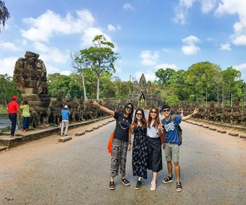 From Phnom Penh: Angkor Wat, Bayon, and Ta Prohm Day Trip