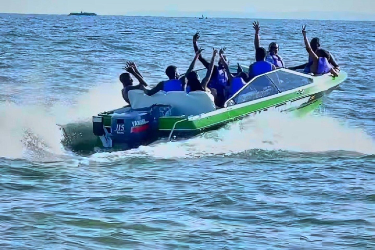 Entebbe: Guided Walking Tour with Lake Victoria Water Sports