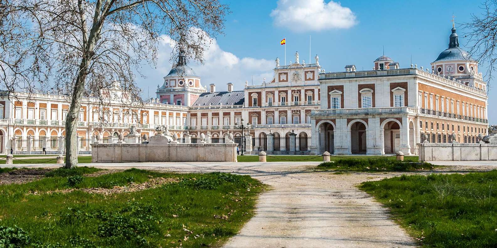 油絵アランフェスの宮廷 99.jpg