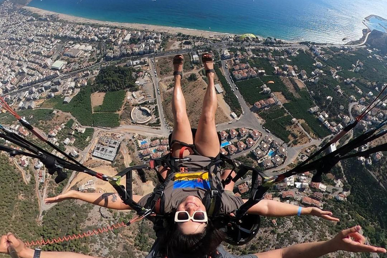 Alanya: Tandem Paragliding Tour with Hotel Transfer