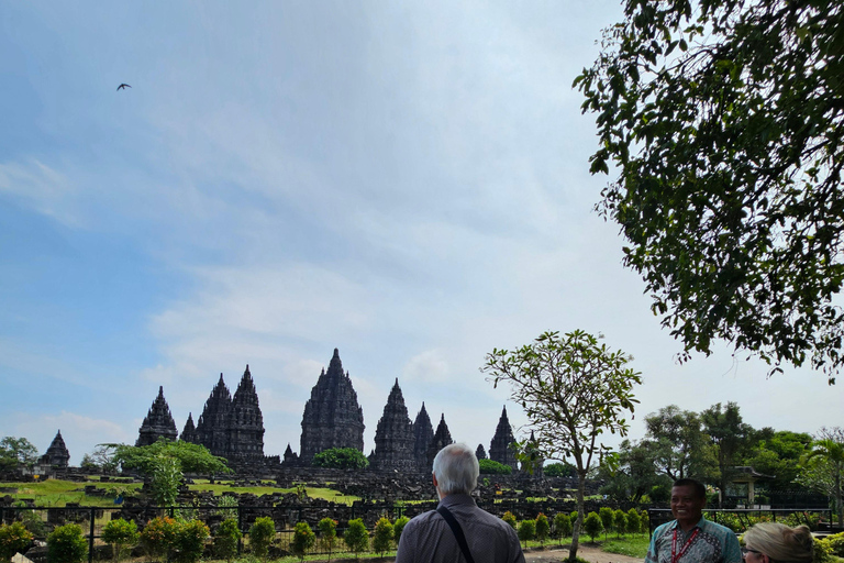Borobudur Climb-Up & Prambanan Journey with Licensed Guide Borobudur Climb-Up & Prambanan Journey with Licensed Guide