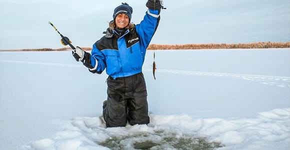 Levi: A fun Ice Fishing Experience in Levi, 2,5 HOURS