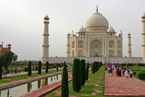 Da Delhi: Taj Mahal e Agra: tour di un giorno intero tutto inclusoAuto AC con autista + guida + pranzo + ingresso ai monumenti