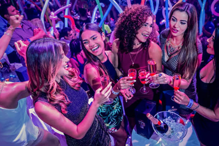 Punta Cana: Coco Bongo & Sunrise Party Boat with Pickup