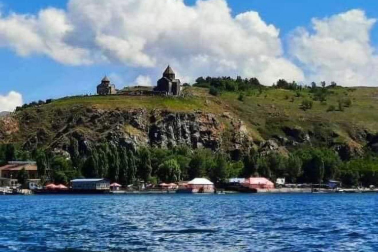 Zimowa prywatna jednodniowa wycieczka do świątyni Garni, Geghard i nad jezioro Sewan